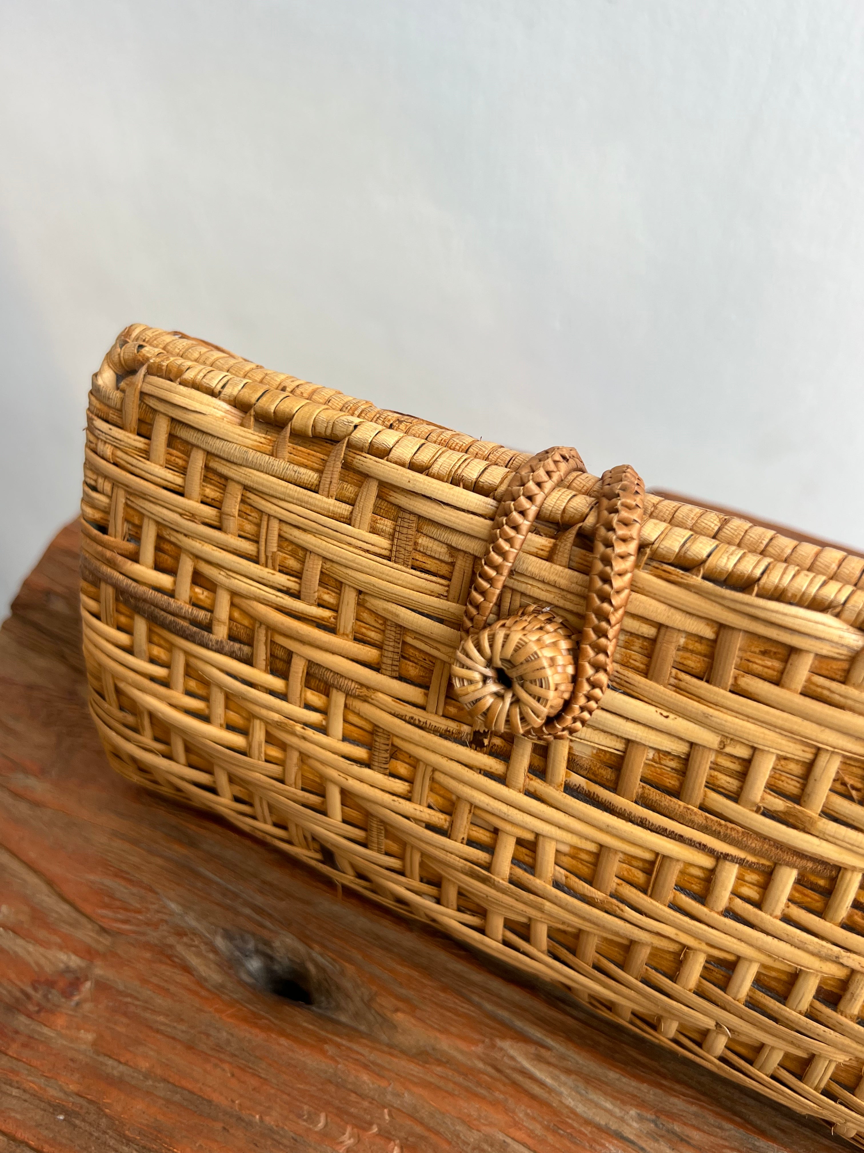 Clutch Rattan