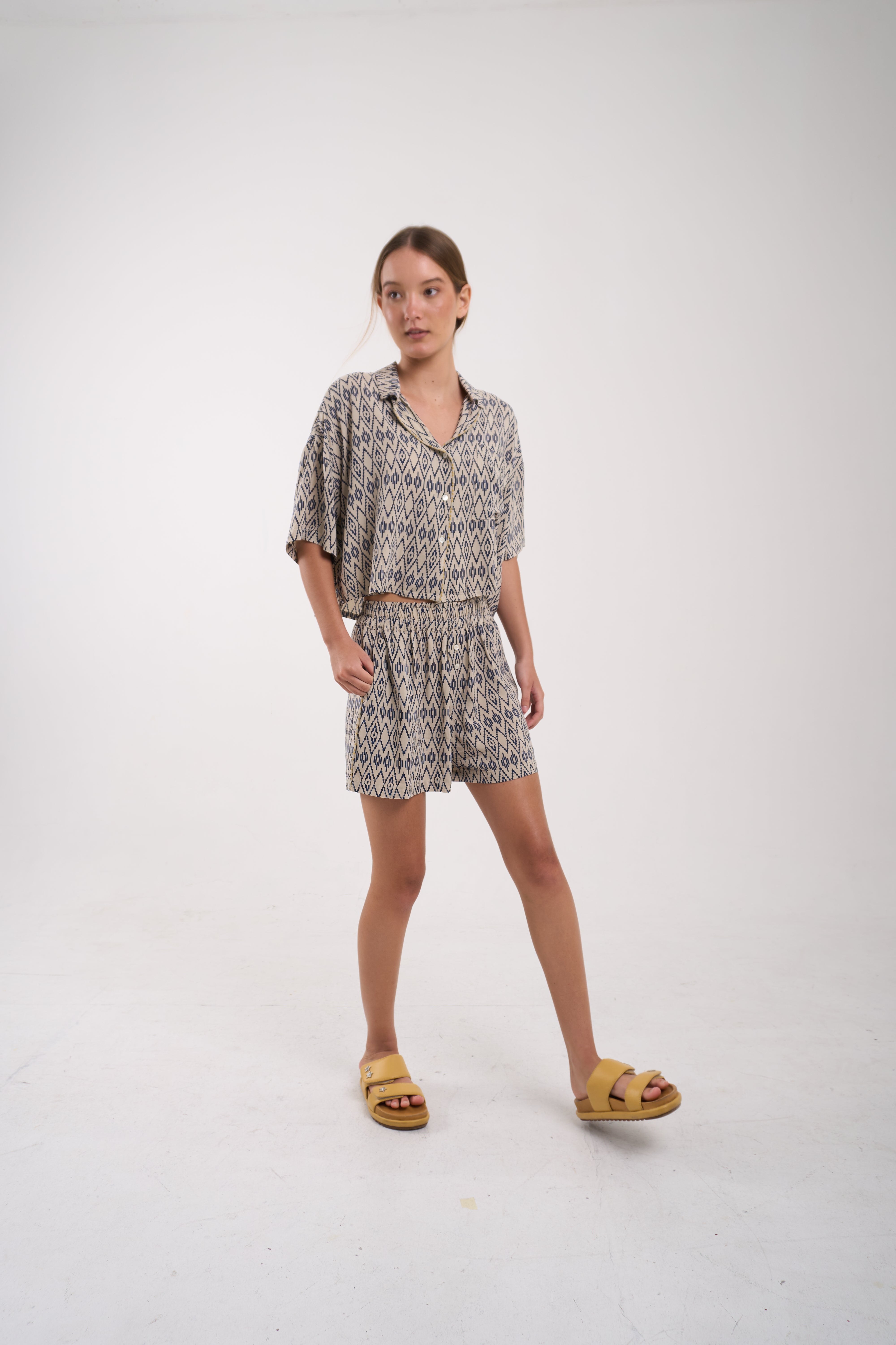 Sumba Cropshirt