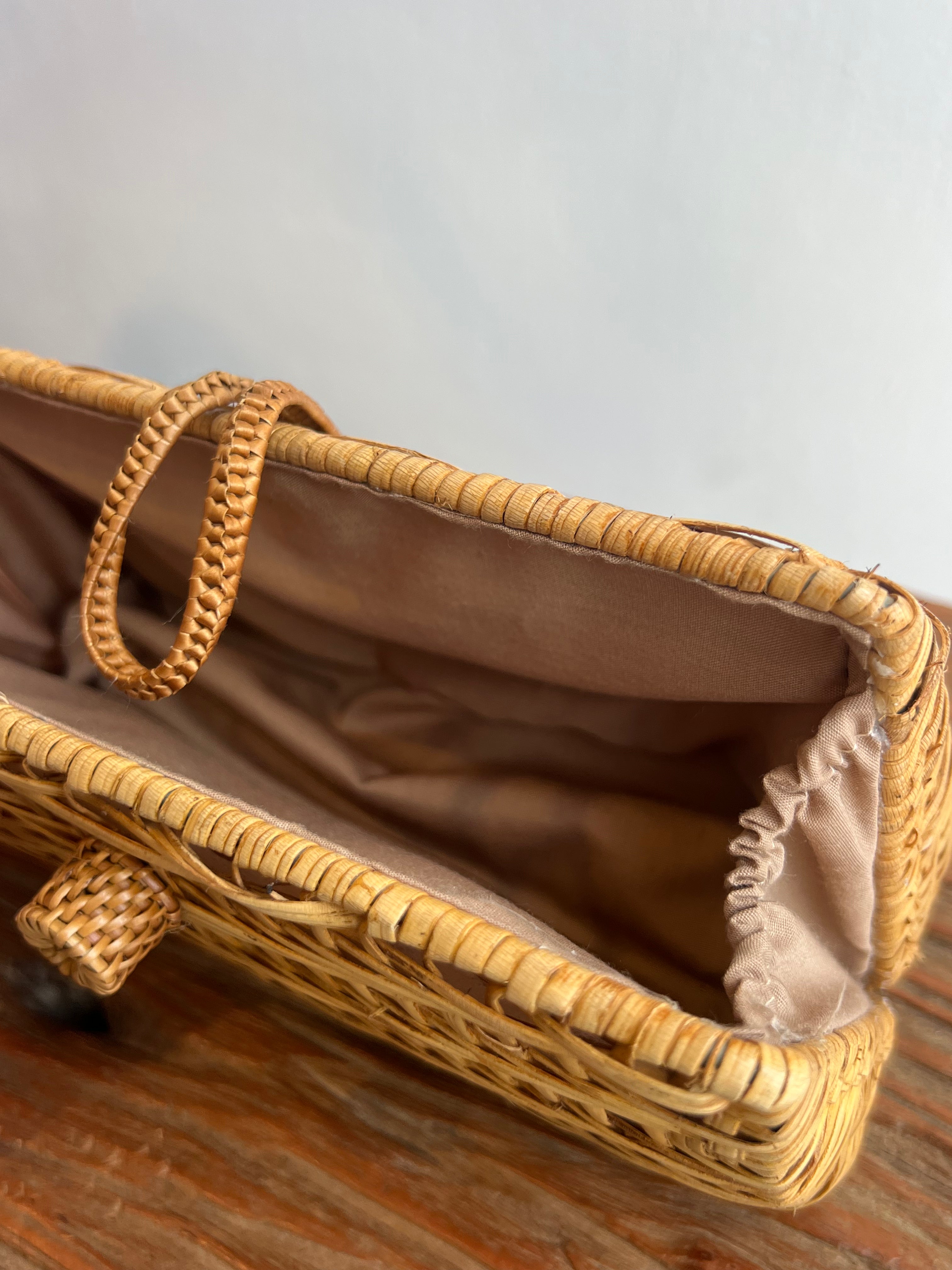 Clutch Rattan