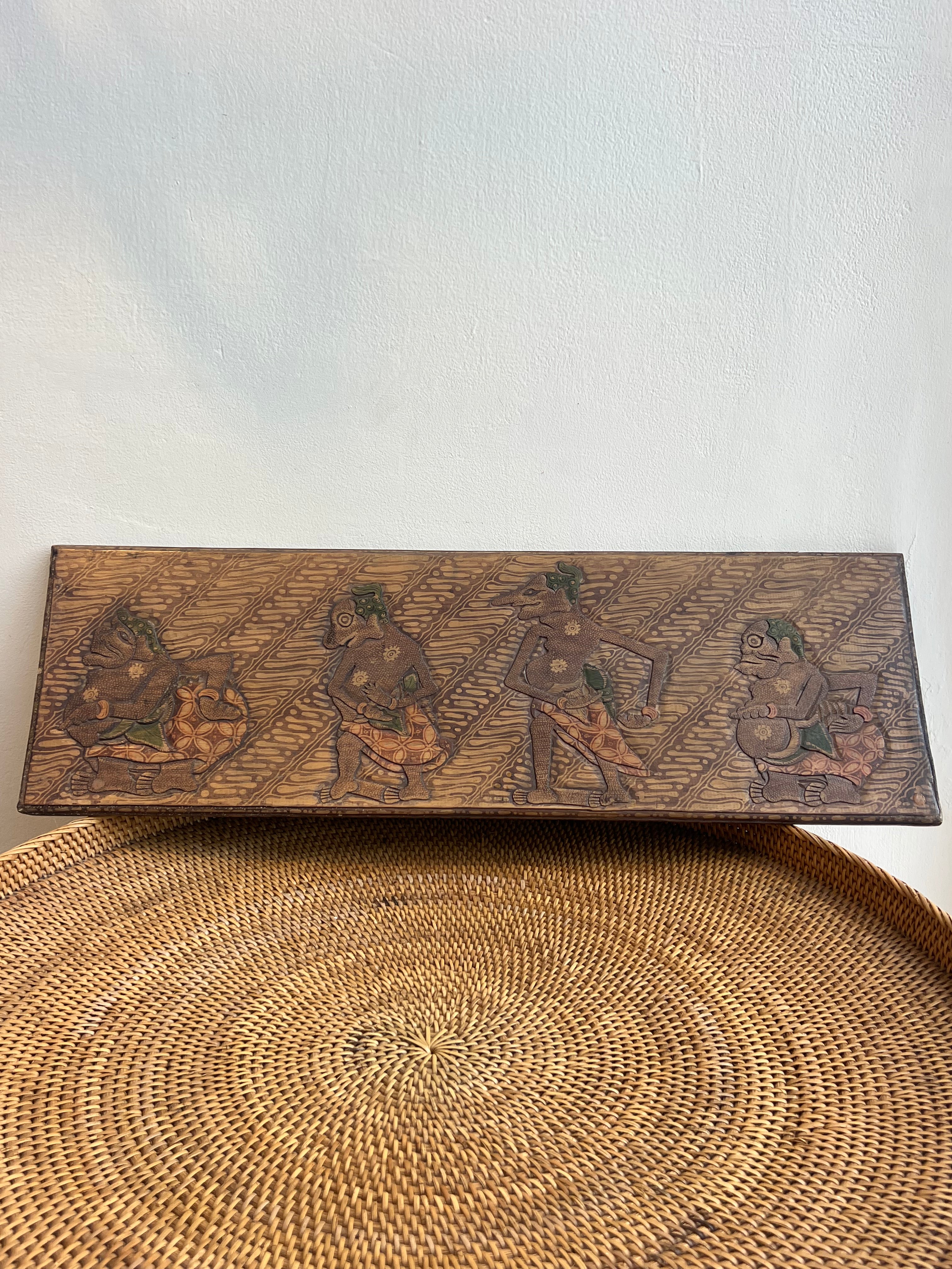 Kayu wayang batik
